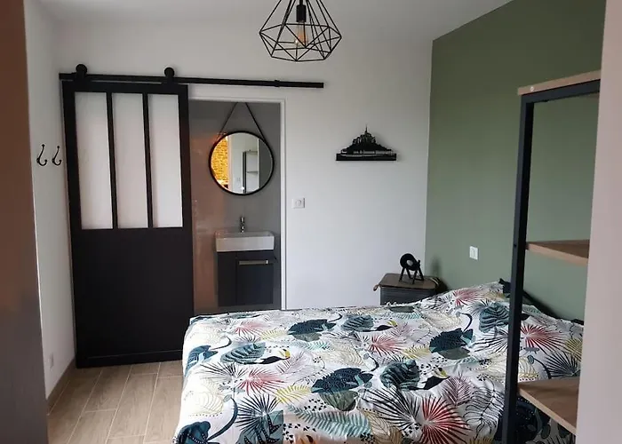 Holiday home La Grange De Victor 12/14 Pers - Mont-saint-michel *